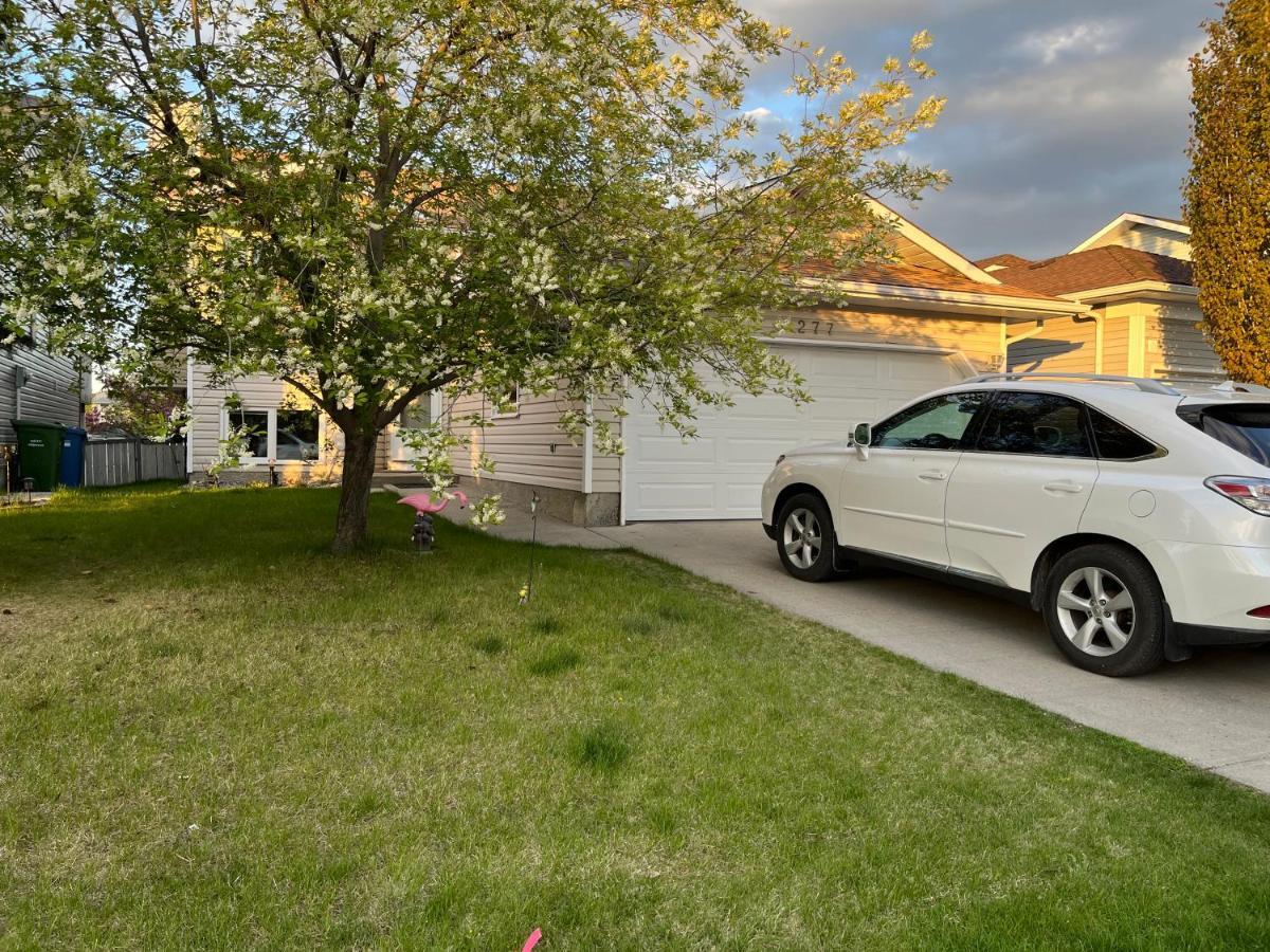 Ferienwohnung Citadel Hill Cr Community! YYC Exterior foto